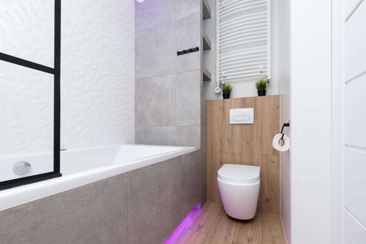 קרקוב Movie Jacuzzi Apartment At The Main Station By Noclegi Renters מראה חיצוני תמונה